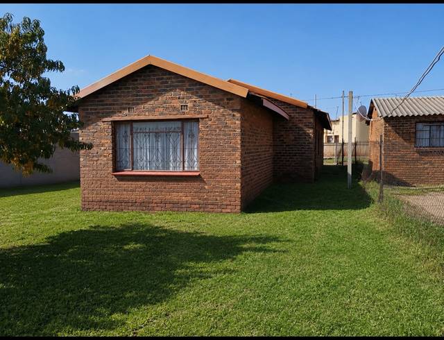 3 BEDROOM HOUSE FOR SALE IN SEBOKENG ZONE 13